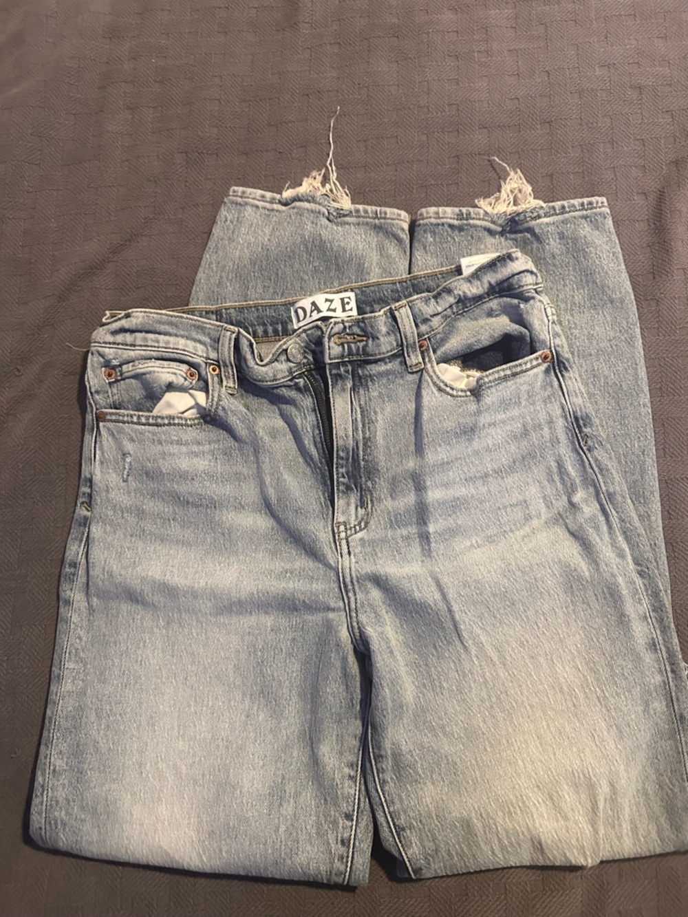DAZE Women's Light Blue Straight Leg Jeans